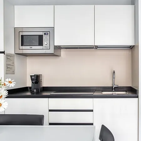 Sleek Abode In Maciachini Apartment Mailand